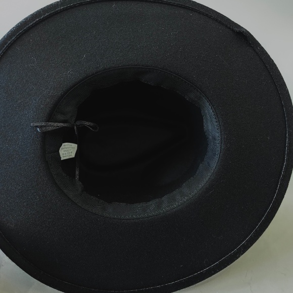 Black Wide-Brim Felt Hat with Silver Concho Band – Western/Boho Style - Picture 4 of 5